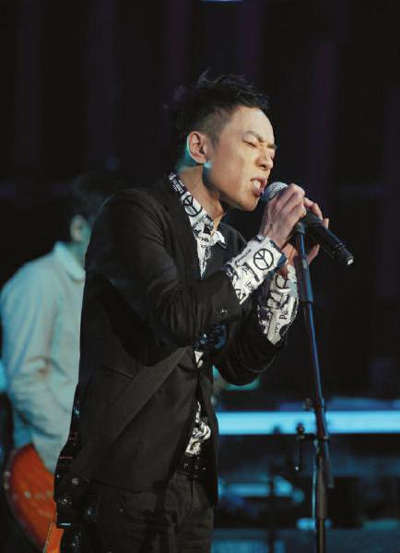 黄贯中《我是歌手》出局 网友质疑与被捕有关