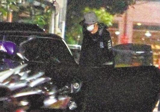 曝周杰伦与小14岁女友约会 开玛莎拉蒂飙车(图)