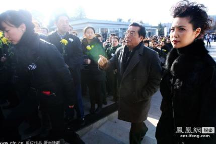 芦秀梅葬礼<em>赵安</em>全程陪伴 宋祖英董文华等好友