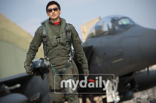 rain主演空战片更名为《return to base》 预计8