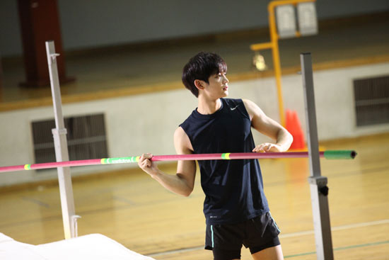 韩剧《致美丽的你》剧照曝光 SHINee珉豪变身