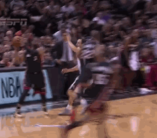 韦德g2假摔被罚5000美元 夸张表演让妖刀吃瘪(图)