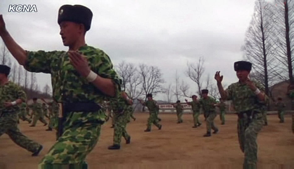 朝鲜公开人民军备战情况 发誓把首尔变成一片火海