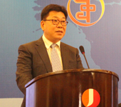 2013年第八届中博会暨世界华商论坛会在郑州举办