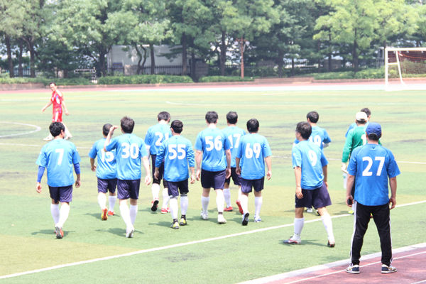 探访韩国业余足球联赛:球员需注册 年龄构成有