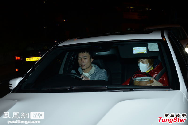 准新人平安夜开家庭派对 郑秀文美食诱许志安