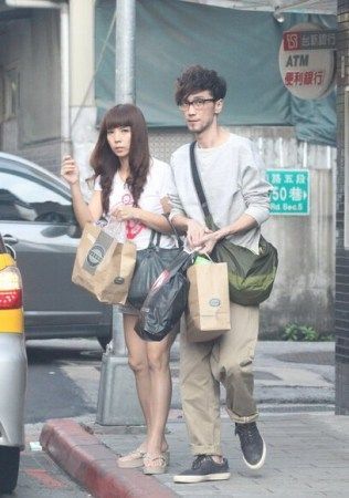 周传雄暴瘦20公斤 老婆自责:没照顾好他