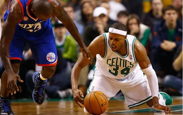 绿衫军背靠背复仇76人 尼克斯3分低迷5连胜终