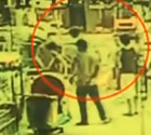 佛山8男子街头持枪刀斗殴