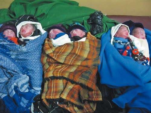 巴基斯坦孕妇顺利诞下六胞胎四女婴两男婴（图）
