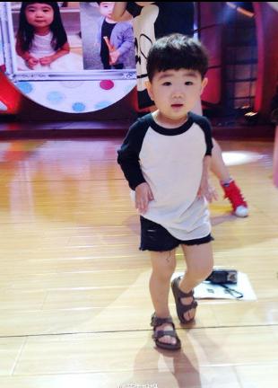 <em>天天向上</em>最新一期预告 曹格女儿与<em>韩国</em>萌娃撞