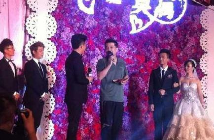 星光大道王二妮结婚 毕福剑当证婚人