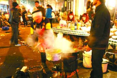 2015兰州两会建议:规范管理让夜市变城市风景