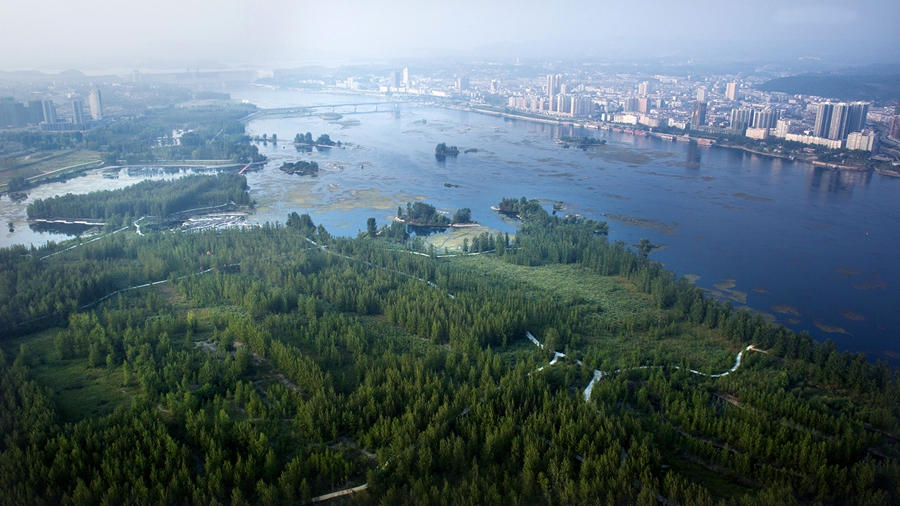 no.2/8丹江口沧浪洲湿地公园来源:凤凰湖北综合 发布日期:2015-12-10