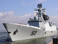 独家高清：中国海军精锐集结南海 外国舰船被撵