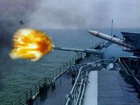中国专为南海战场研制一门巨炮 外形极具想象