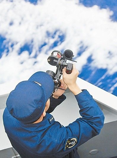 中国东海舰队编队紧接南海舰队出岛链赴远海训