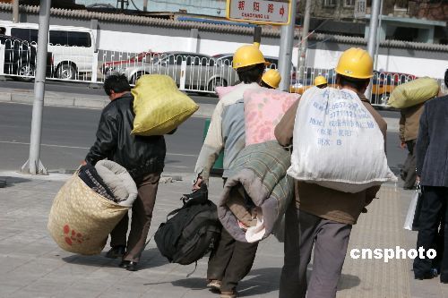 流动人口模型_无锡荣获 全国社会治安综合治理优秀市 称号(3)