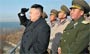 金正恩笑看朝鲜海两军炮舰齐射
