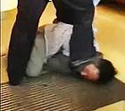 男子吃霸王餐袭警