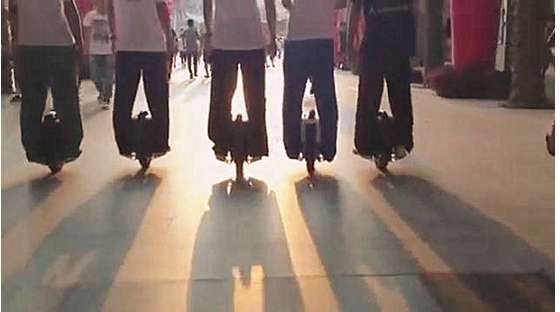 刷街小分队再次出动,爱尔威自平衡车闪耀武汉