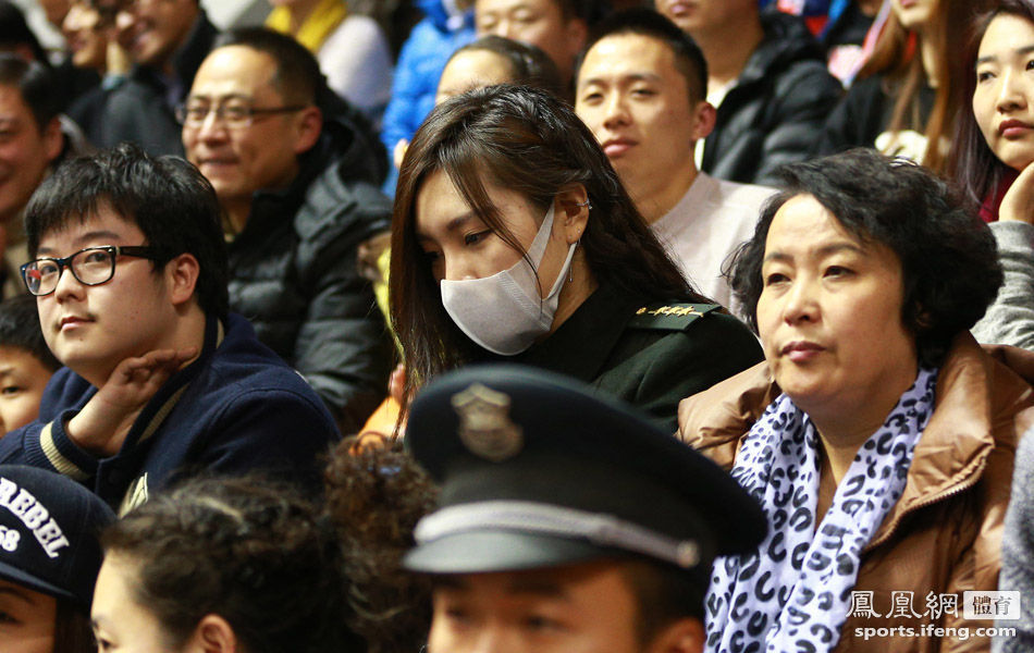 北京主场战四川<em>吉喆女友</em>现身_天津频道_凤凰
