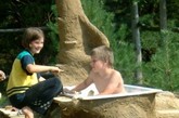 8. Outdoor Tub by Organic Sculptor Paulina Wojciechoska
 Paulina Wojciechoska设计，最原始自然的沐浴体验。
（实习编辑：容少晖）