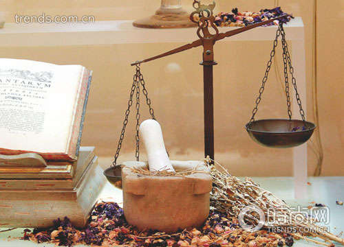 玫瑰香水排行_4款玫瑰味香水,带来极致诱惑!(2)