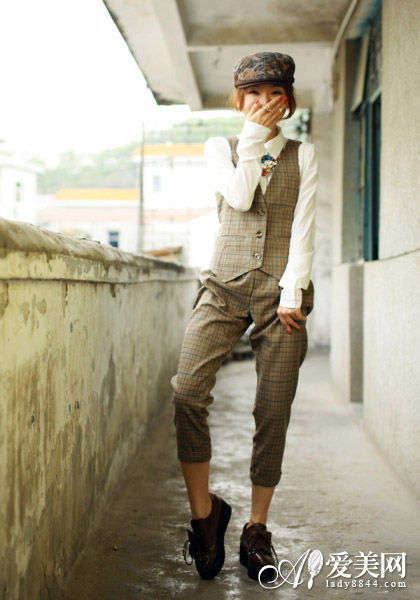 时尚<em>马甲搭配</em>休闲长袖衫 打造潮流<em>复古</em>风_时尚