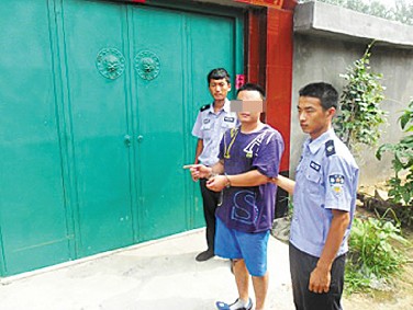 胶州男子出狱再盗窃  警察狂追 三公里 累瘫窃贼 