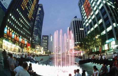 首尔江北区与江南区的富豪区相比这里是大部分普通人的家.