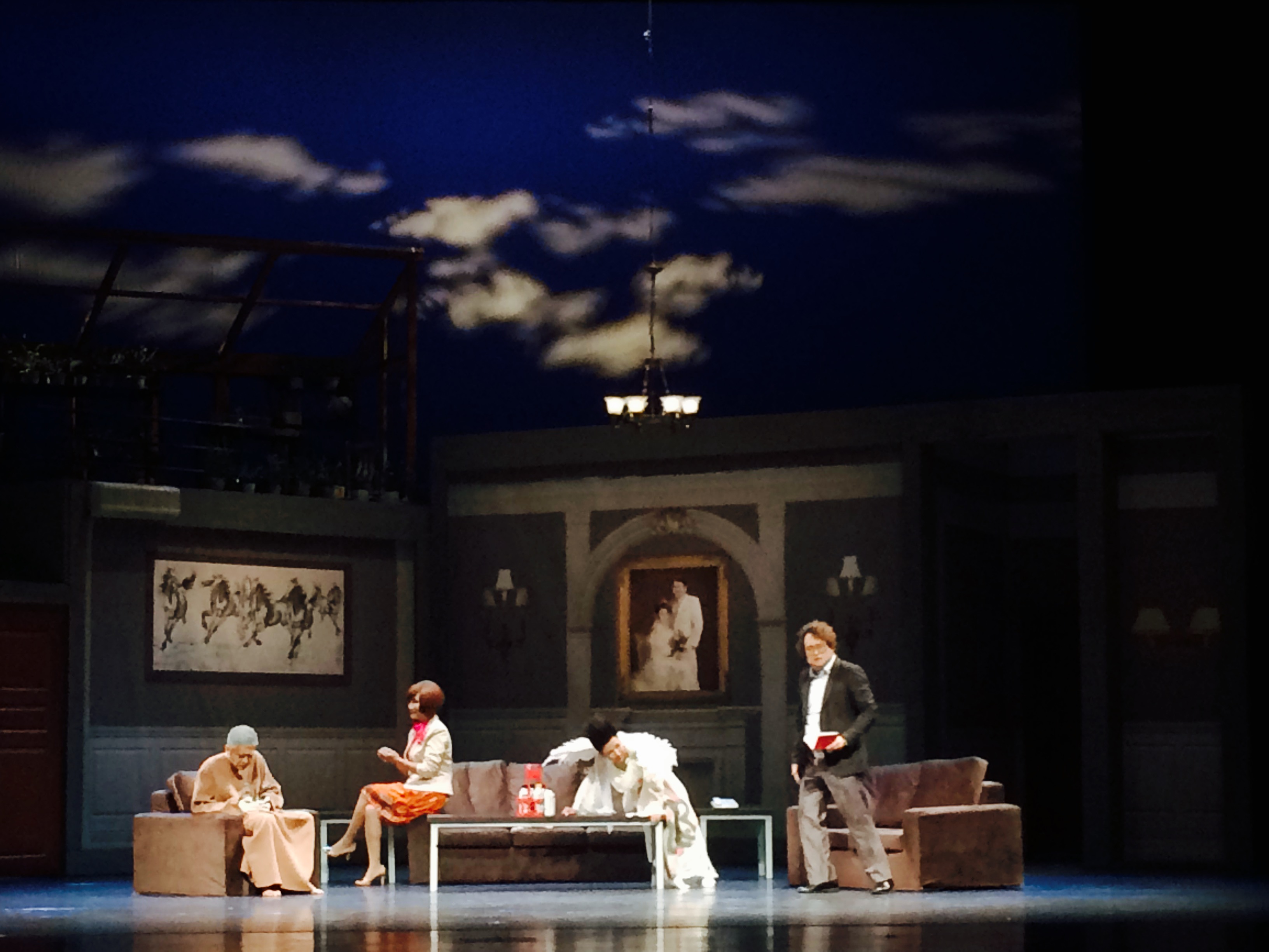 比十三角关系更复杂 比爱更孤独