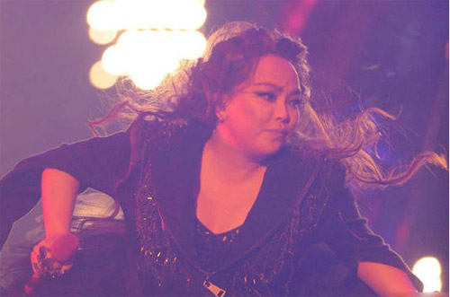 <em>张惠妹太原演唱会</em>大饼脸消肿 歌迷惊呼瘦太快