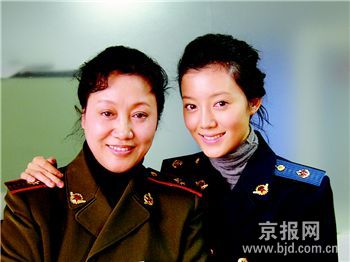 揭车晓家庭背景:从小叛逆 妈妈王丽云是影星