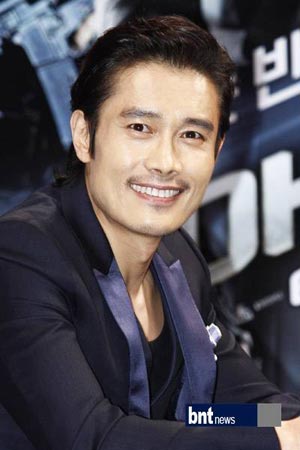 韩国男子谎称握有李秉宪前女友流产诊断书 已