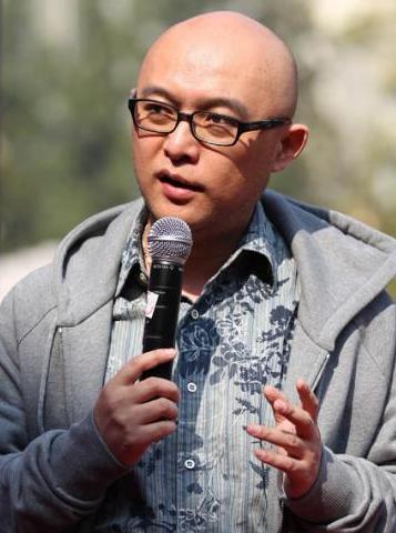 孟非妻子曝光:结婚19年 曾是同班同学(图)