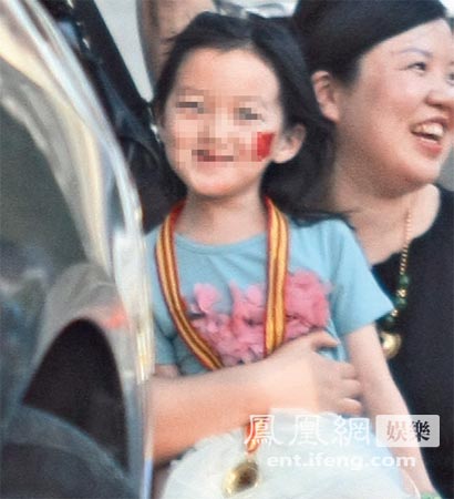李嫣力压外籍同学舞蹈比赛夺冠 王菲感动落泪(