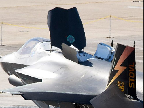 美航空杂志高度关注中国所谓歼-21粽子机_重