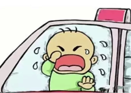 合肥:3岁女孩被遗忘车内 好心夫妇耐心守护半