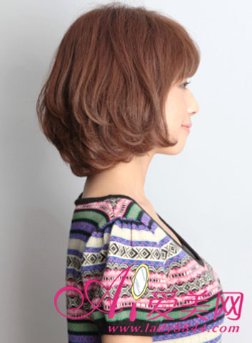 <em>2013发型</em>抢先看 轻盈空气感烫发当道_时尚频