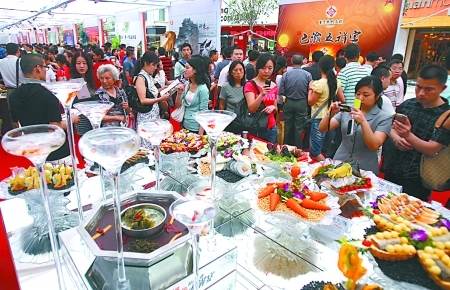 渝2013春季购物美食节 拉动内需提振商贸经济