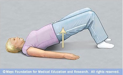 走路时盘骨向左侧倾,还会压着右腿根部神经