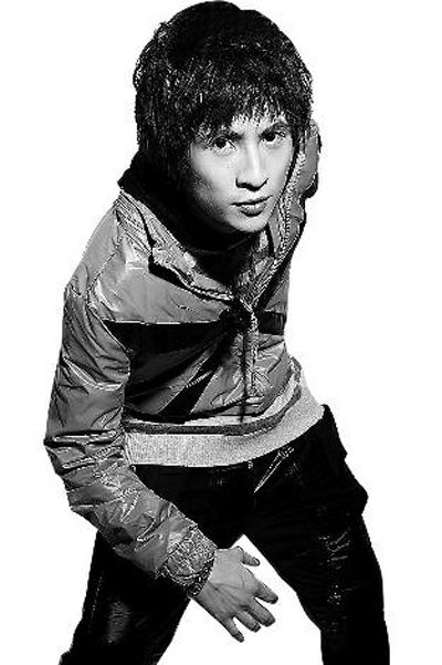 师洋靠电商养明星梦 网店收入在北京买两套房