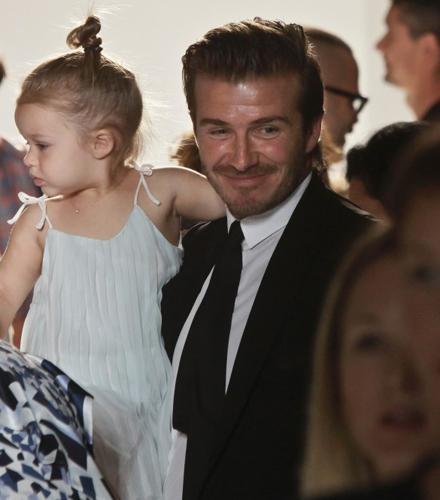 贝克汉姆花600万买画 装饰女儿“小七”房间