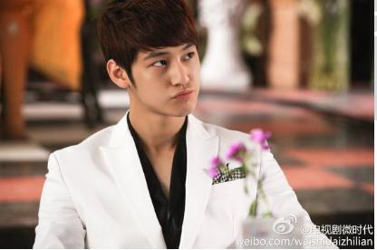 微时代之恋32集直播 霸道总裁金泛邀约微微当