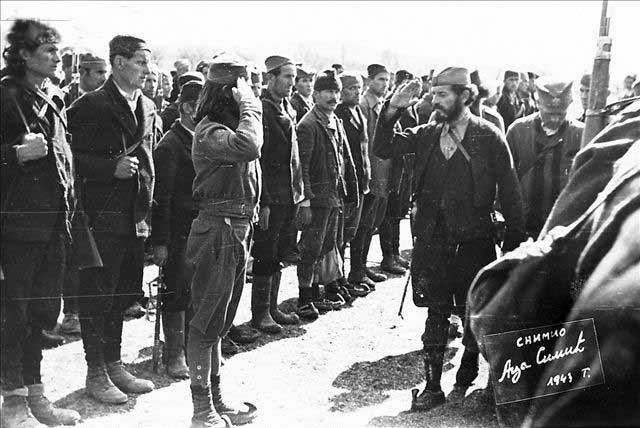 实拍二战期间南斯拉夫伪军杀人取乐