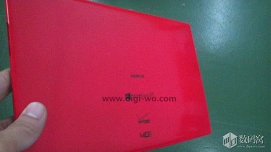 首张蓝绿色诺基亚平板Lumia 2520谍照曝光