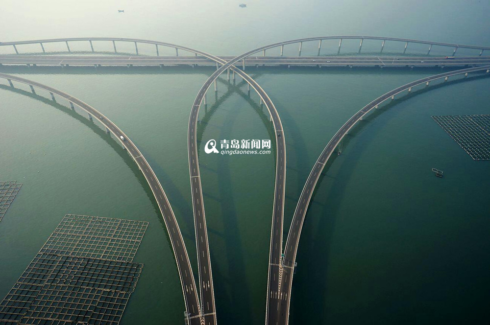 上帝视角俯瞰跨海大桥 线条刚毅画面唯美