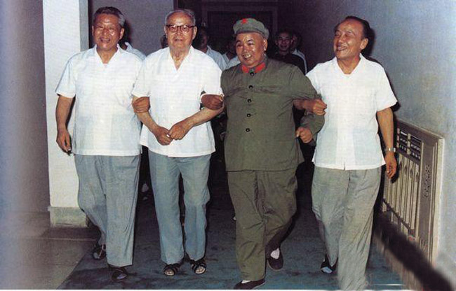 叶剑英做什么吓得陈伯达说自己安眠药吃多了