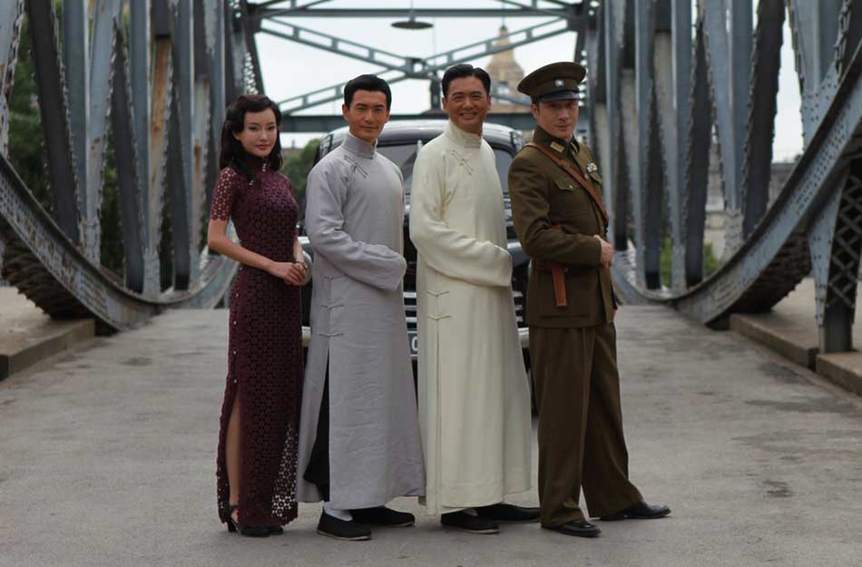 《大上海》首次媒体探班 黄晓明现场跪拜发哥